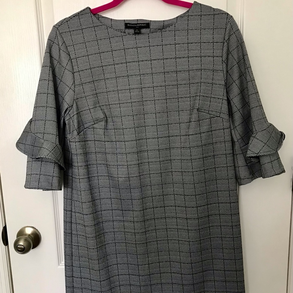 Banana Republic Shift Houndstooth Dress New without Tags Classy Black and White